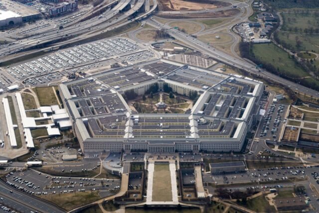 Lockdown di Pentagon karena 'insiden bahan berbahaya'