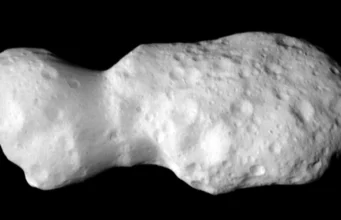 Lucy dari NASA menemukan asteroid berbentuk kacang yang goyah dengan tanda-tanda air purba