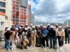 Magang asing mengunjungi lokasi pembangunan kembali untuk studi lapangan yang diselenggarakan oleh Universitas Seoul