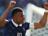 ‘Main hingga 80’: Mbappé membalas kritik setelah memecahkan rekor gol Prancis