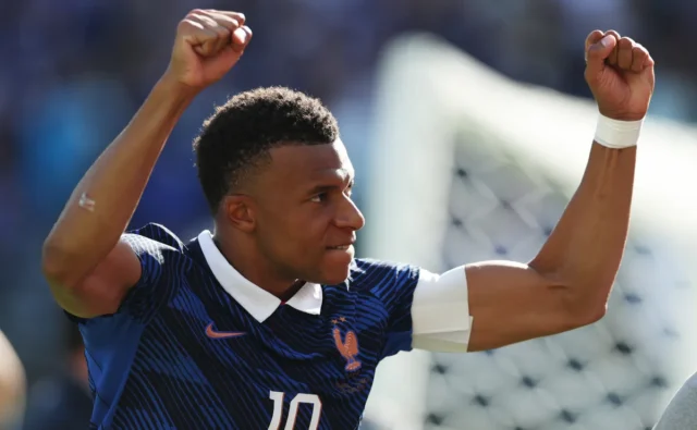 'Main hingga 80': Mbappé membalas kritik setelah memecahkan rekor gol