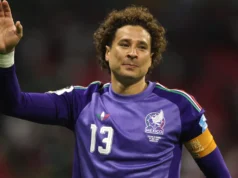 ‘Malam Memo Ochoa’: reaksi emosional Javier Aguirre saat kiper Meksiko menyamai rekor Piala Dunia Lionel Messi dan Cristiano Ronaldo