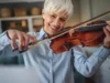 Mempelajari alat musik pada usia 70 tahun dapat membantu melindungi ingatan