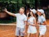 Mengapa padel dan tenis menjadi jalur kehidupan sosial bagi orang dewasa