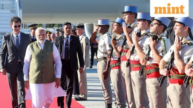 PM Modi mendarat di Prancis: pertemuan dengan Trump dan negosiasi