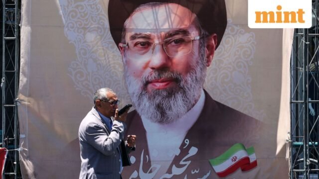 'Pandangan berbeda', namun Khamenei mendukung kesepakatan AS, menandakan pembicaraan tatap