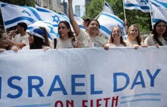 Para menteri Israel yang mendukung pembersihan etnis warga Palestina bergabung dalam parade di New York