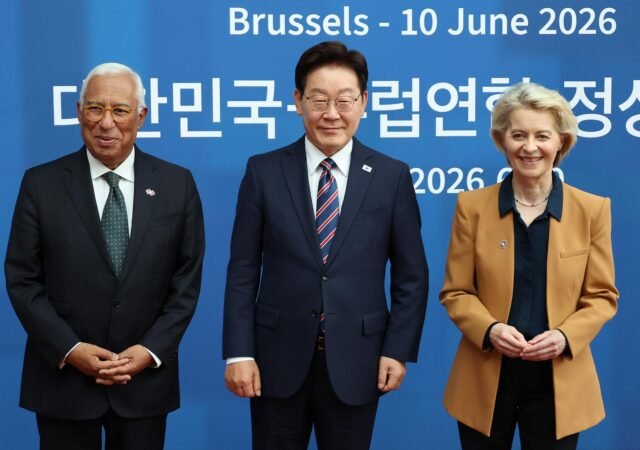 Para pemimpin Korea Selatan dan Eropa mengutuk kerja sama militer