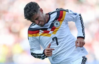 Paraguay menyingkirkan Jerman: eliminasi pertama tim Amerika Selatan di Piala Dunia sejak Ronaldo bersama Brasil pada tahun 2002