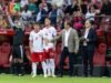 Pelatih Polandia Urban memuji timnya setelah bermain imbang 2-2 melawan Nigeria