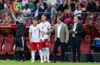 Pelatih Polandia Urban memuji timnya setelah bermain imbang 2-2 melawan Nigeria