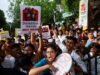 Pendukung Partai Kecoa di India menuntut pengunduran diri menteri pendidikan