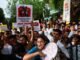 Pendukung Partai Kecoa di India menuntut pengunduran diri menteri pendidikan