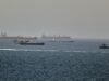 Pengiriman ke Hormuz terganggu meskipun ada perjanjian perang dengan Iran, kata pelacak