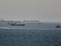 Pengiriman ke Hormuz terganggu meskipun ada perjanjian perang dengan Iran, kata pelacak