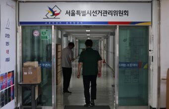 Penyelidik mempertanyakan petugas pemilu tentang surat suara yang hilang
