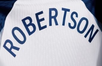 Rekrutan baru Tottenham Hotspur Andy Robertson menyapa para penggemar (Video)