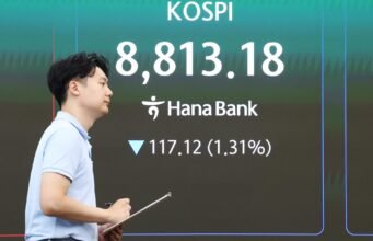 Saham Seoul turun tajam pada Jumat malam. pagi hari pada aksi ambil untung