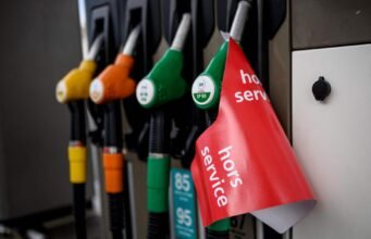 Stok minyak menuju titik terendah dalam beberapa dekade, EIA AS memperingatkan