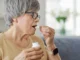 Suplemen glukosamin umum yang populer dikaitkan dengan perkembangan penyakit Alzheimer yang lebih cepat