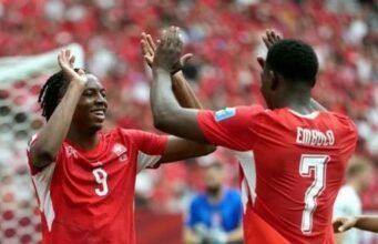 Swiss menduduki puncak Grup B saat Kanada mencapai tahap playoff bersejarah