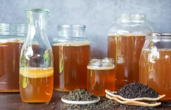 Teh dalam kombucha Anda tidak hanya mengubah rasanya