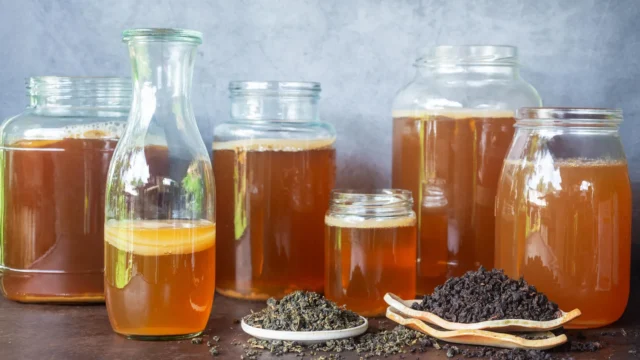 Teh dalam kombucha Anda tidak hanya mengubah rasanya