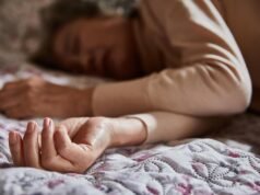 Tragedi seorang pengasuh: putranya dijatuhi hukuman 7 tahun penjara atas pembunuhan ibunya yang terbaring di tempat tidur