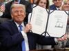 Trump menandatangani rancangan undang-undang yang menyediakan hampir $70 miliar untuk pengendalian imigrasi hingga akhir masa jabatannya