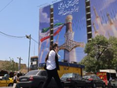 Trump mengancam akan menyerang pulau Kharg di Iran, lalu mengatakan Amerika tidak punya ‘keberanian untuk melakukan hal itu’