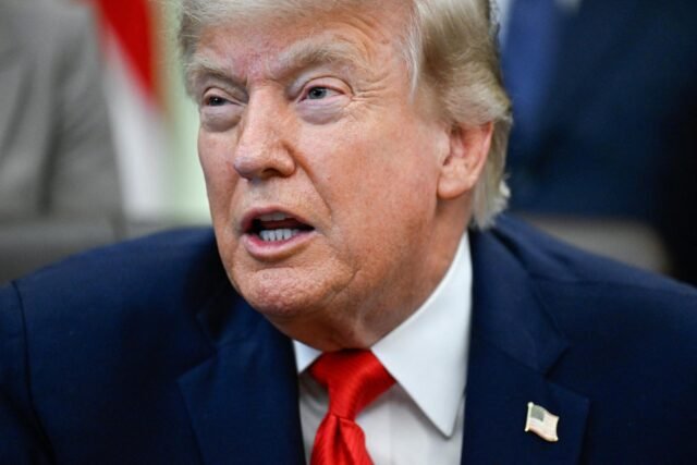 Trump mengatakan kesepakatan Iran telah selesai dan Selat Hormuz akan