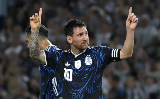 Video: Lionel Messi mencetak gol penalti untuk Argentina melawan Islandia
