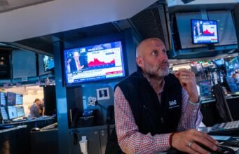 Wall Street menutup sebagian kerugiannya dalam seminggu setelah saham AI kembali menguat