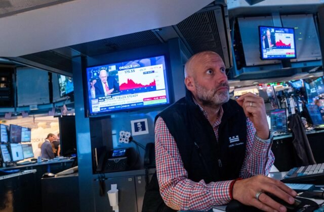 Wall Street menutup sebagian kerugiannya dalam seminggu setelah saham AI