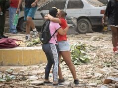 Warga Venezuela mencari korban selamat di reruntuhan setelah dua gempa bumi kuat yang menewaskan sedikitnya 188 orang