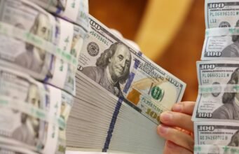 Won mencapai level tertinggi dalam 17 tahun setelah menembus 1.560 terhadap dolar AS
