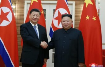 Xi tiba di Pyongyang ketika pemimpin Korea Utara menyambutnya secara pribadi