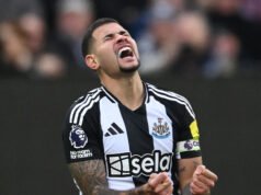 Arsenal dan Man United mendapat pukulan telak dalam mengejar Bruno Guimaraes