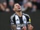 Arsenal dan Man United mendapat pukulan telak dalam mengejar Bruno Guimaraes