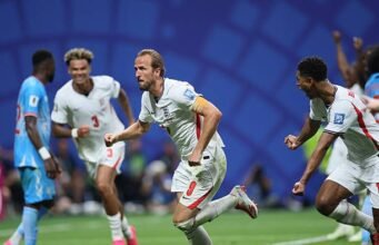 Saksikan: Lionel Mpasi akhirnya dikalahkan saat Harry Kane mencetak gol sundulan tinggi untuk menjadikan kedudukan 1-1