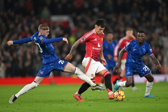 Chelsea sedang dalam pembicaraan untuk mengontrak Manu Koné
