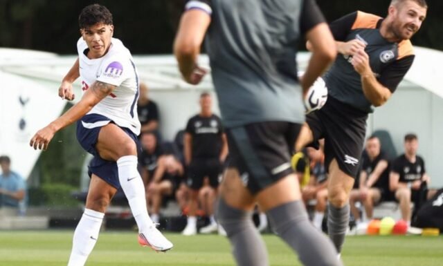 Mateus Fernandes mencetak gol debut luar biasa untuk Tottenham