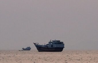 ‘Anda tidak dapat mengancam atau menyuap kami,’ kata Araghchi dari Iran kepada AS dan Israel