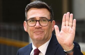 Andy Burnham menyatakan pemimpin Partai Buruh Inggris, berjanji untuk memulihkan harapan