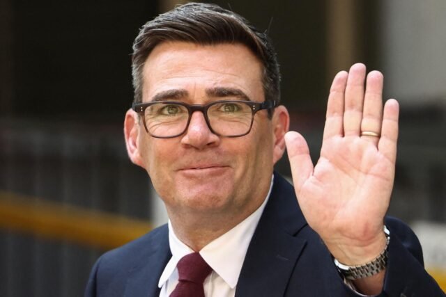 Andy Burnham menyatakan pemimpin Partai Buruh Inggris, berjanji untuk memulihkan