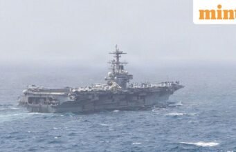 Angkatan Laut AS mencari awak yang hilang setelah pendaratan darurat MH-60S Sea Hawk di Laut Arab
