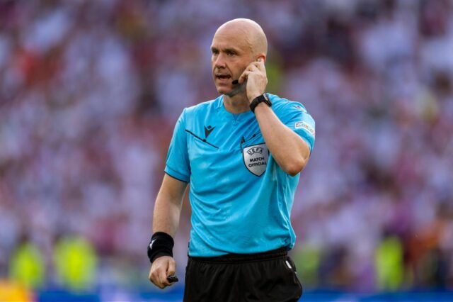 Anthony Taylor pensiun setelah 16 tahun menjadi wasit Liga Premier