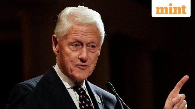 Bill Clinton Memperingatkan Ancaman Terhadap Demokrasi AS di Amerika dalam