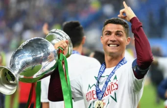 Cristiano Ronaldo merayakan 10 tahun kemenangan Portugal di Euro 2016 dengan postingan media sosial