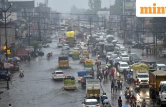 Cuaca Delhi Hari Ini: Kemungkinan akan terjadi hujan deras karena IMD mengeluarkan peringatan oranye, AQI turun menjadi 54